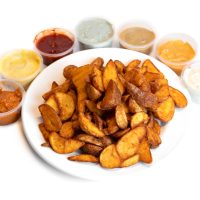 Patatas Deluxe con salsa a elegir